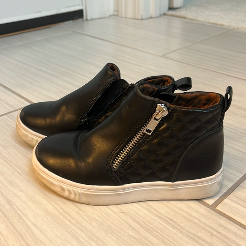 Steve Madden little girl booties size 11